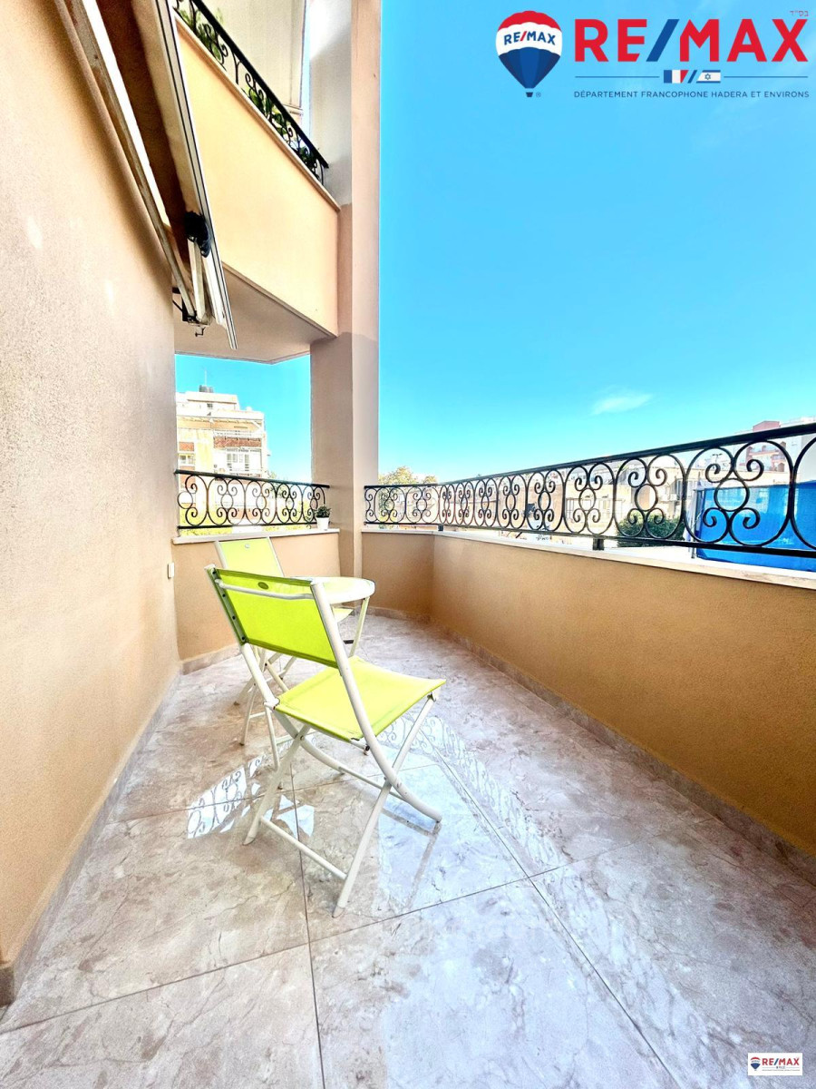 Apartamento 4 cômodos Hadera Centro da cidade 379-IBL-377