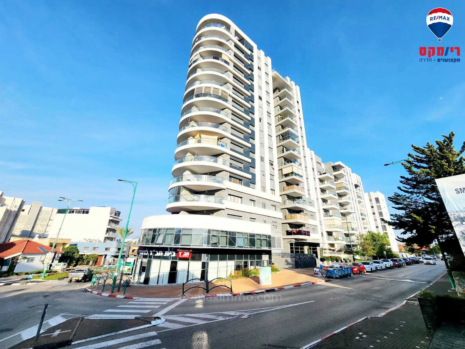 Apartamento 4 cômodos Hadera Centro da cidade 379-IBL-388