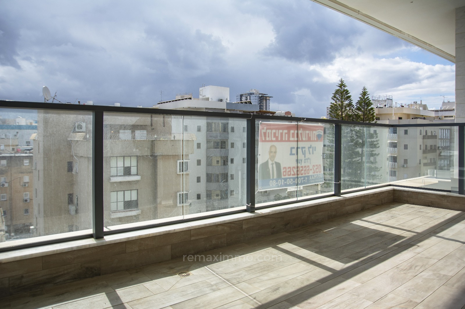 Apartamento 4 cômodos Hadera Centro da cidade 379-IBL-395