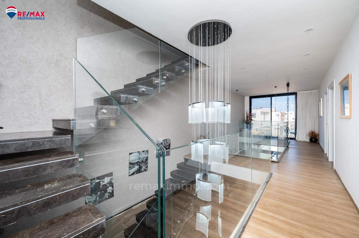 Casarão 5 cômodos Hadera Givat olga 379-IBL-398