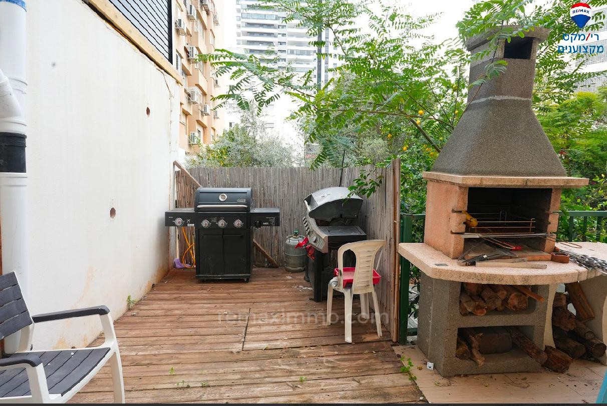 Apartamento 4 cômodos Hadera Centro da cidade 379-IBL-401