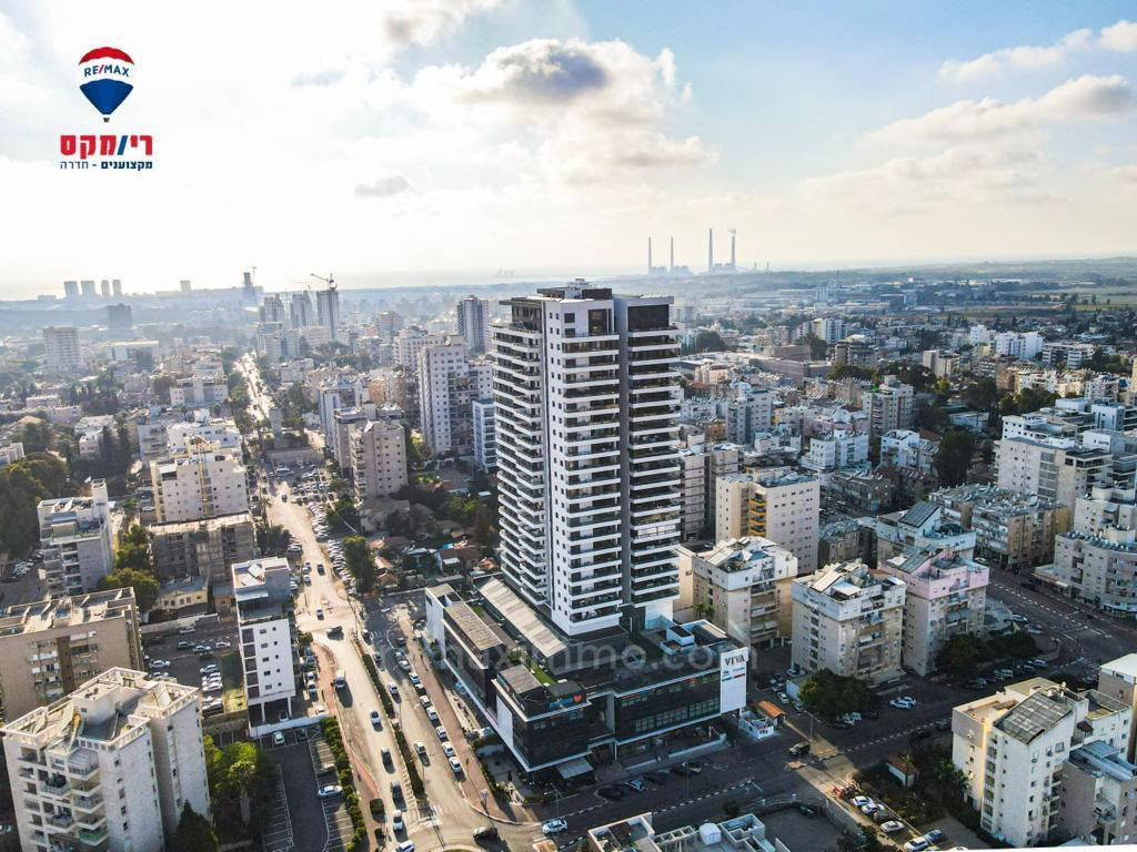 Apartamento 4 cômodos Hadera Centro da cidade 379-IBL-402