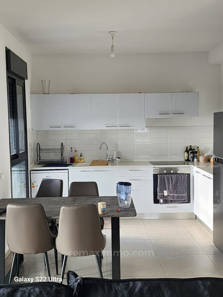 Apartamento 4 cômodos Hadera Centro da cidade 379-IBL-402