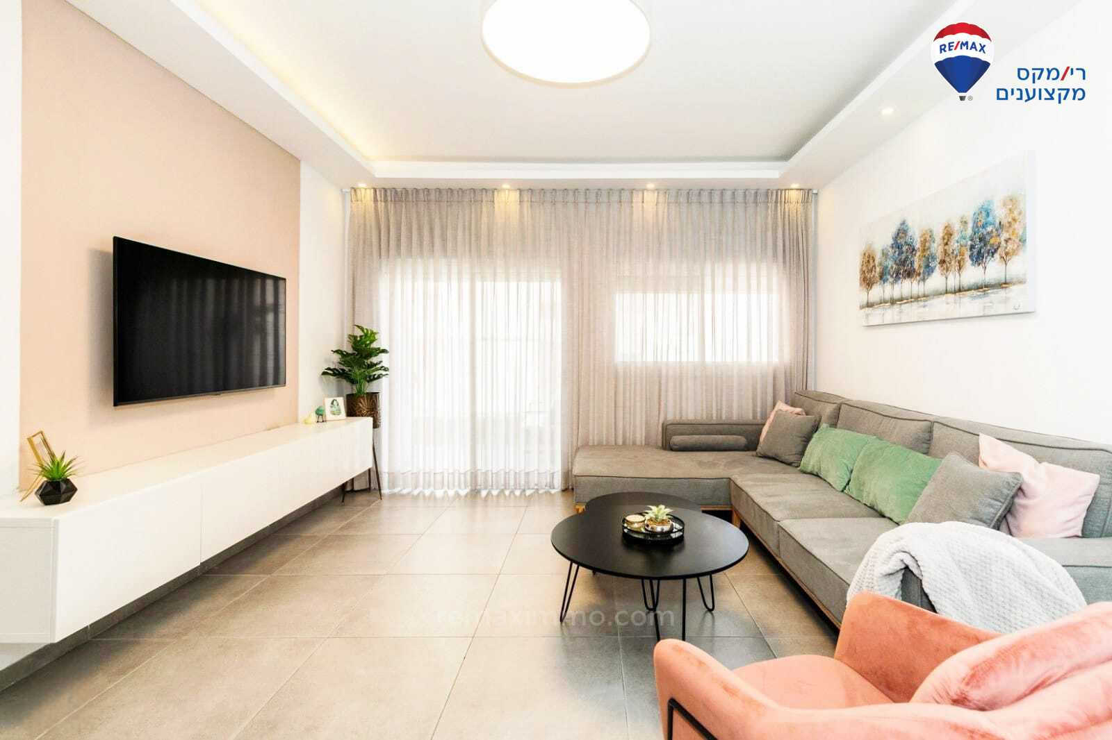 Apartamento 4 cômodos Hadera yosfatal 379-IBL-404