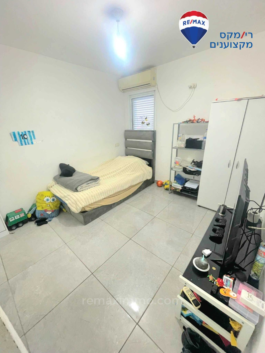 Apartamento 4 cômodos Hadera yosfatal 379-IBL-405