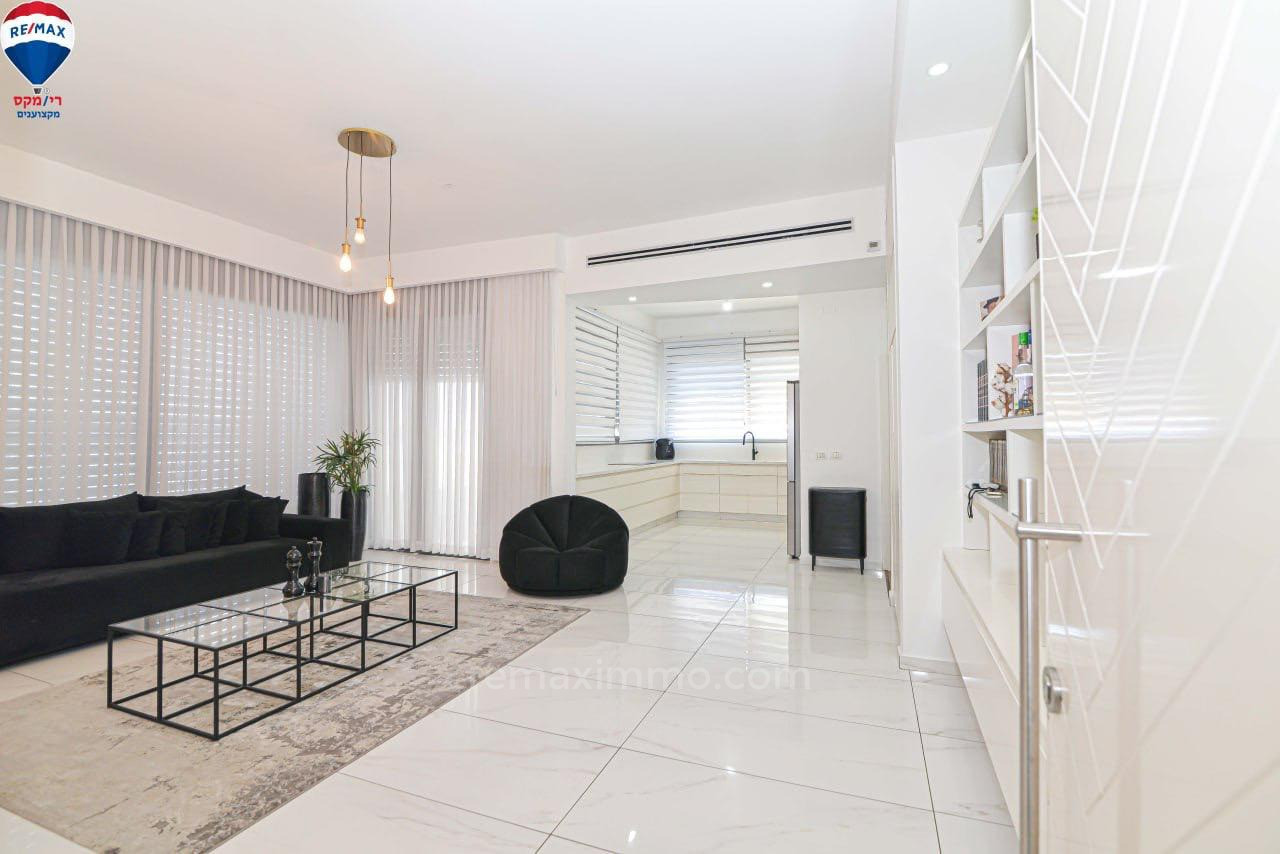 Cobertura 5 cômodos Hadera Bairro Ha-Otsar 379-IBL-408