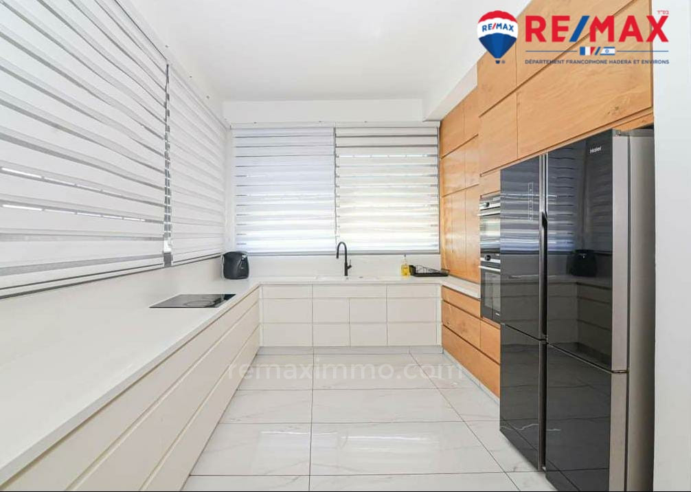 Cobertura 5 cômodos Hadera Bairro Ha-Otsar 379-IBL-408
