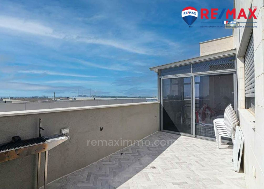 Cobertura 5 cômodos Hadera Bairro Ha-Otsar 379-IBL-408