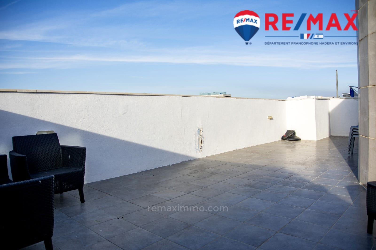 Duplex-Cobertura 3.5 cômodos Hadera Givat olga 379-IBL-416