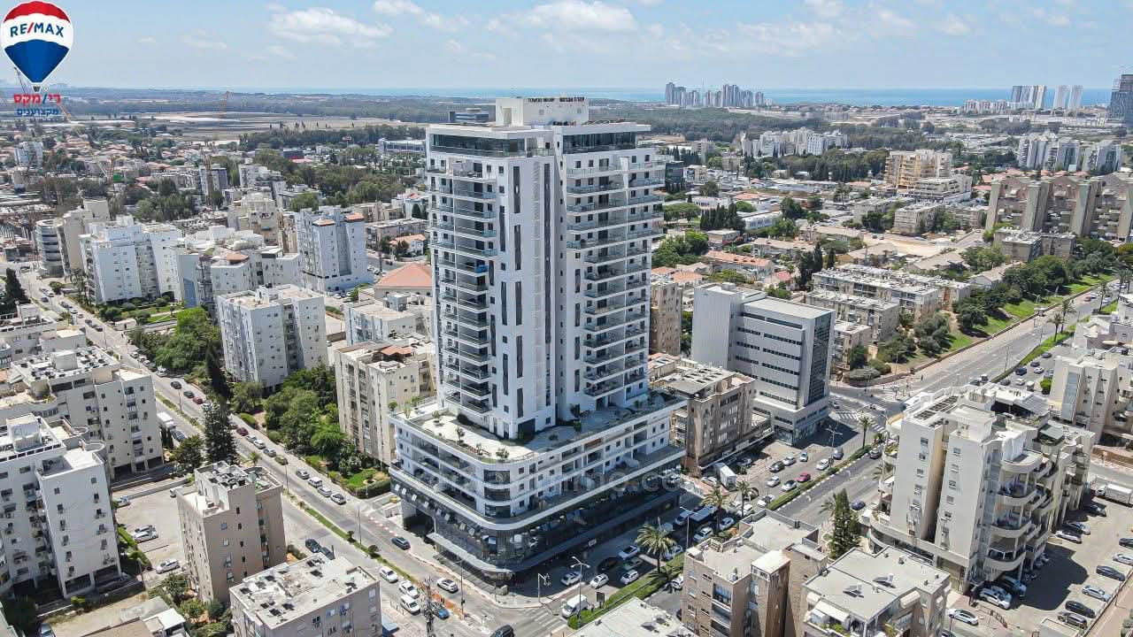 Apartamento 4 cômodos Hadera Centro da cidade 379-IBL-420