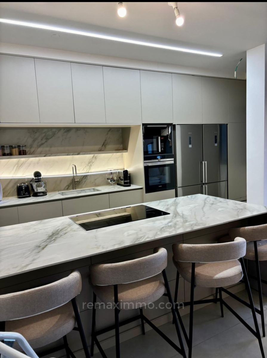 Apartamento 4 cômodos Hadera Centro da cidade 379-IBL-420