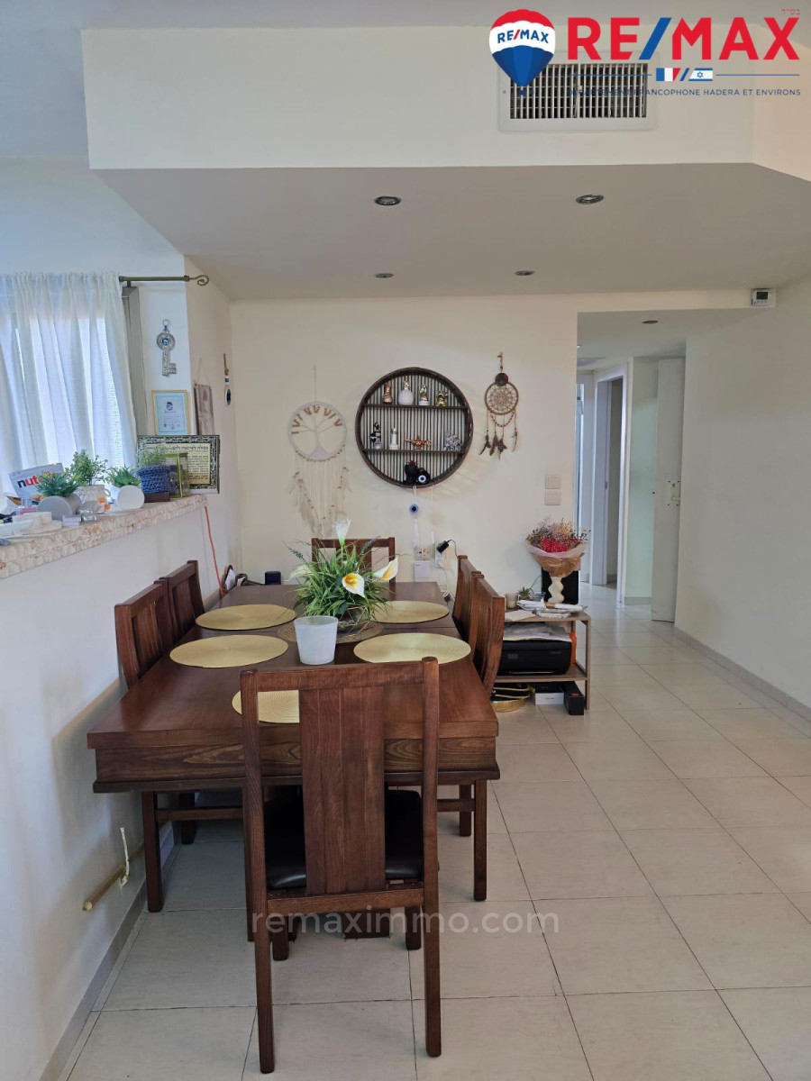 Apartamento 4 cômodos Hadera Bairro Ha-Otsar 379-IBL-422