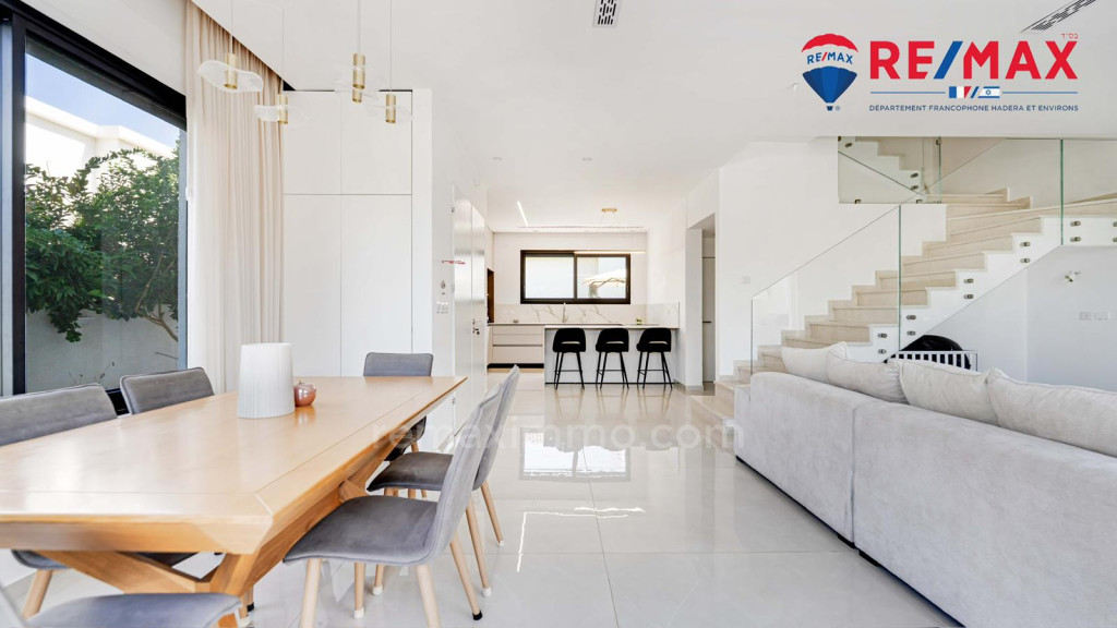 Casa de campo ALT_agences_cdc Hadera