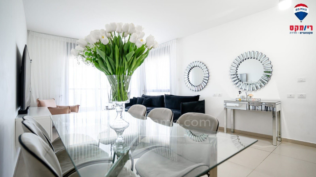 Apartamento 4 cômodos Hadera Bairro do Parque 379-IBL-428