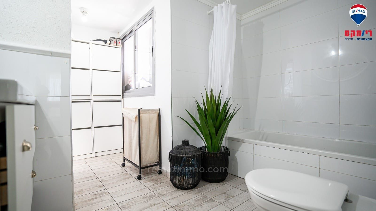 Apartamento 4 cômodos Hadera Bairro do Parque 379-IBL-428