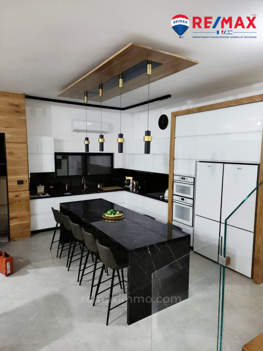 Casa de campo 6 cômodos Hadera Givat olga 379-IBL-436