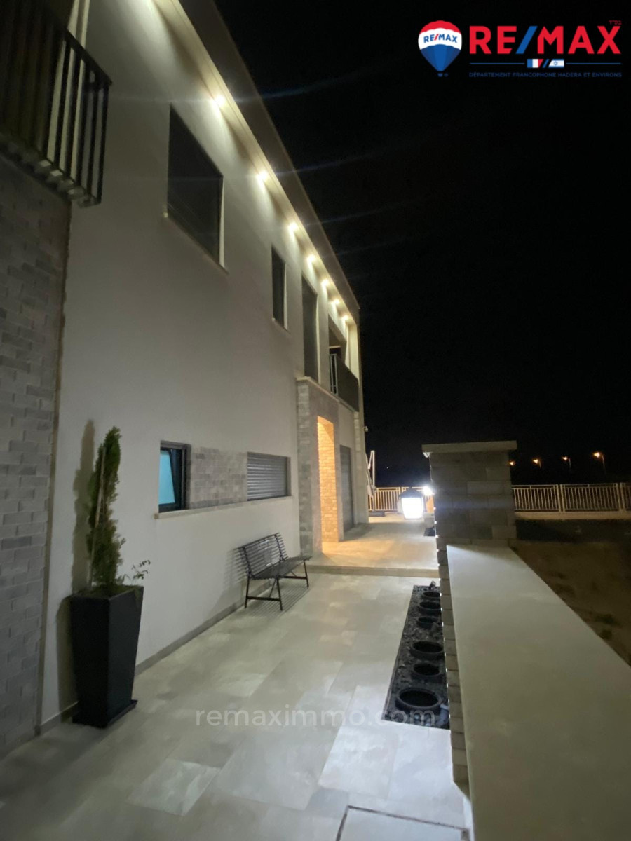 Casa de campo 6 cômodos Hadera Givat olga 379-IBL-436