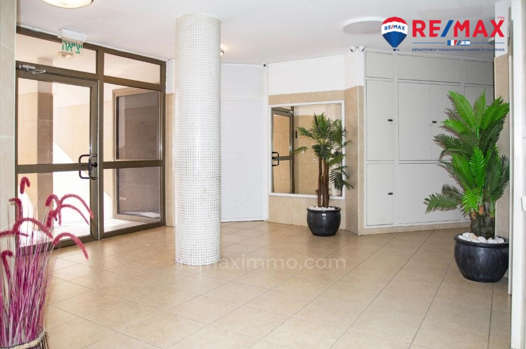 Duplex-Cobertura 5 cômodos Hadera Givat olga 379-IBL-438