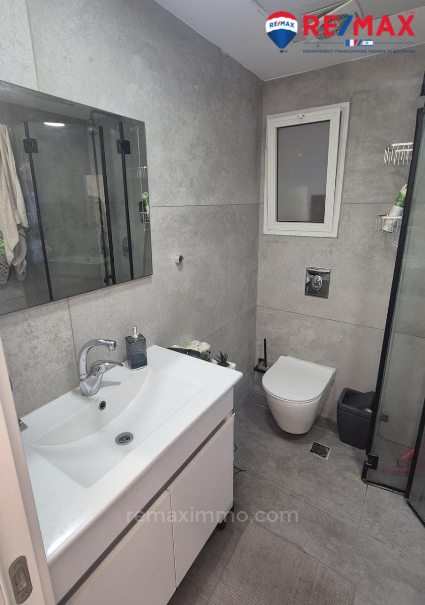 Apartamento 4 cômodos Hadera Bairro do Parque 379-IBL-440