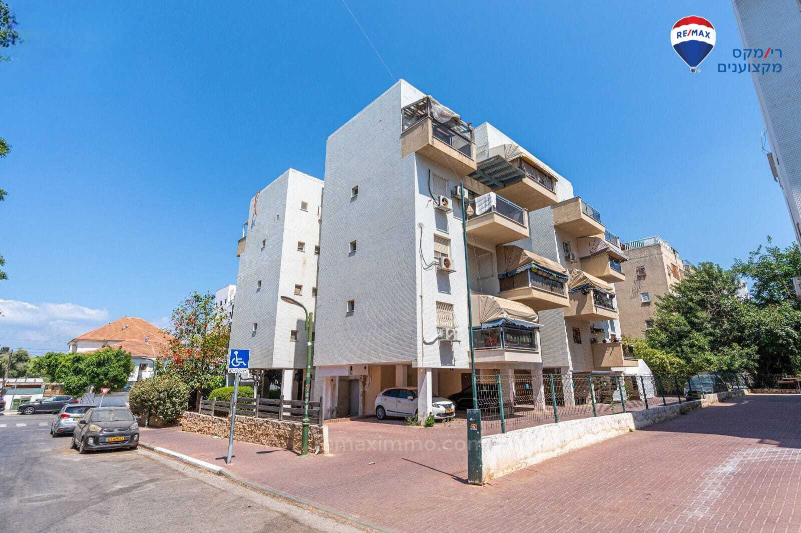 Apartamento 4 cômodos Hadera bialik 379-IBL-441