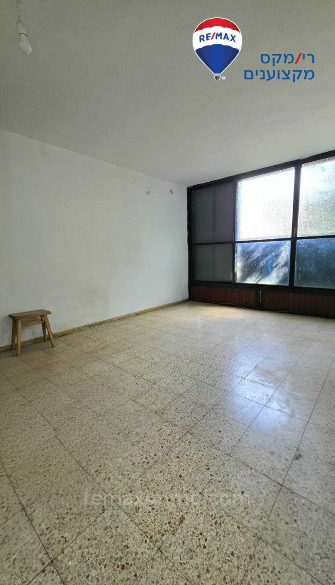 Apartamento 3.5 cômodos Hadera Centro da cidade 379-IBL-442