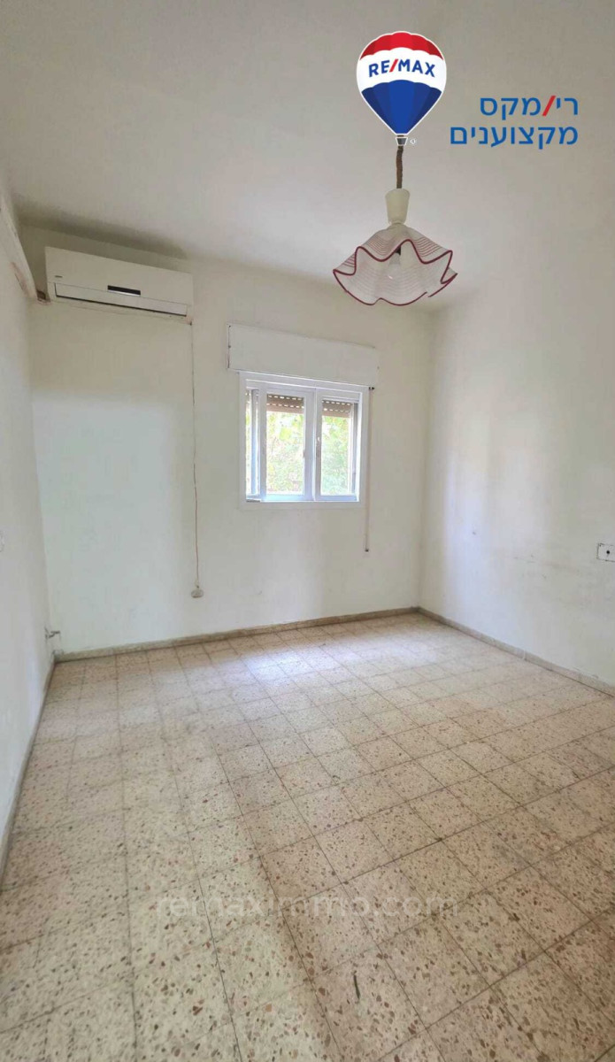 Apartamento 3.5 cômodos Hadera Centro da cidade 379-IBL-442