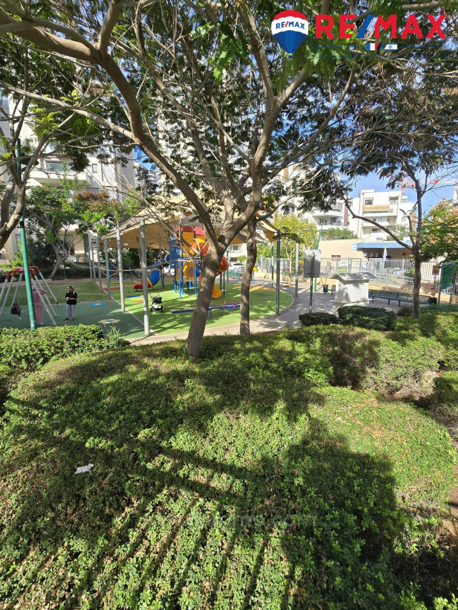 Apartamento 5 cômodos Hadera Bairro do Parque 379-IBL-444