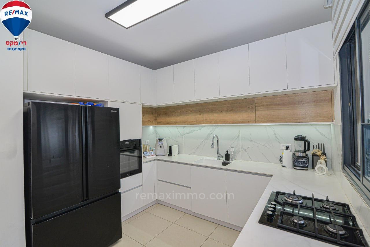 Apartamento 4 cômodos Hadera Centro da cidade 379-IBL-447