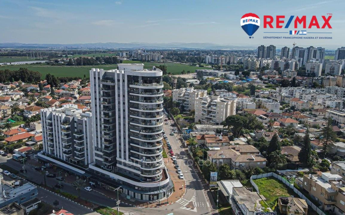 Apartamento 4 cômodos Hadera Centro da cidade 379-IBL-448