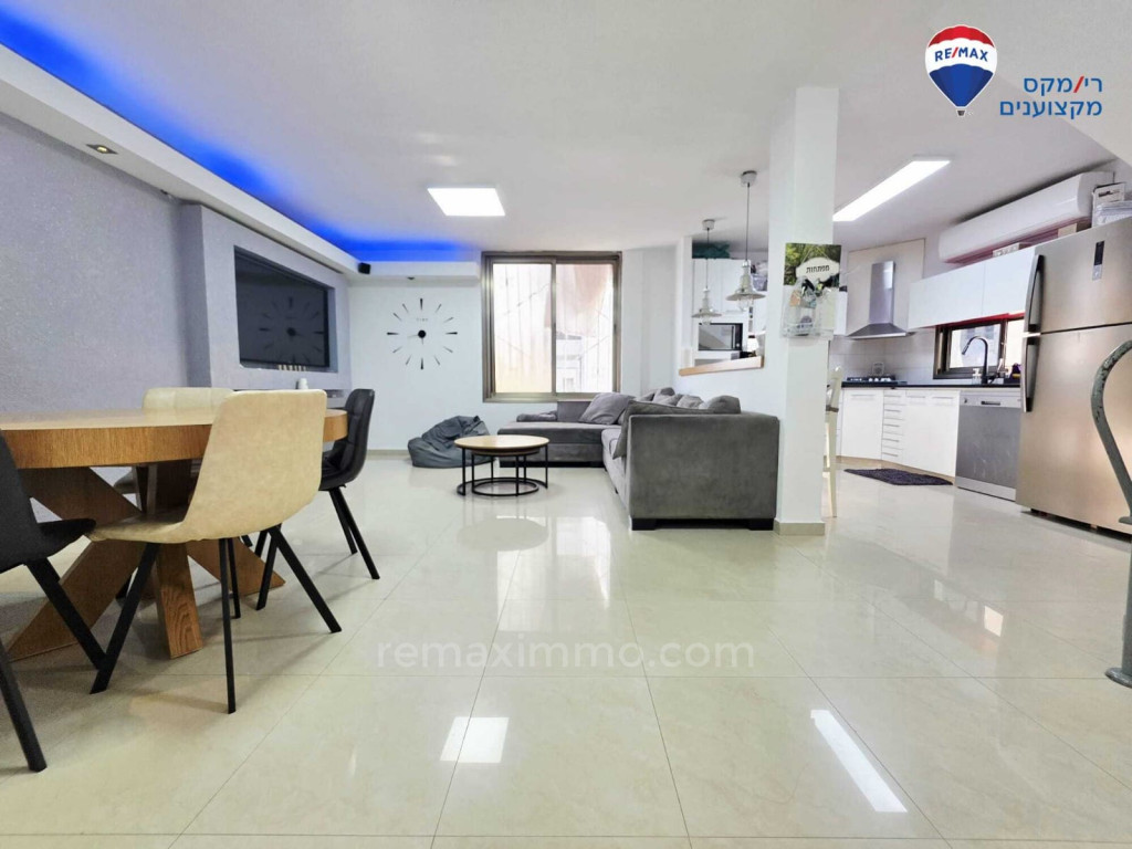 Duplex 6 cômodos Hadera Centro da cidade 379-IBL-449