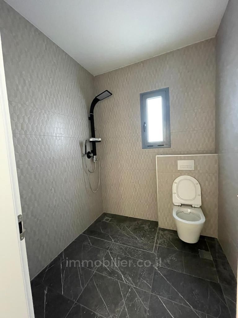 Apartamento 4 cômodos Jerusalém Baka 424-IBL-252