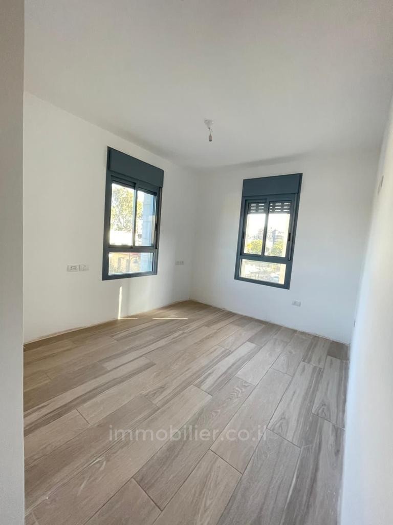 Apartamento 4 cômodos Jerusalém Baka 424-IBL-252