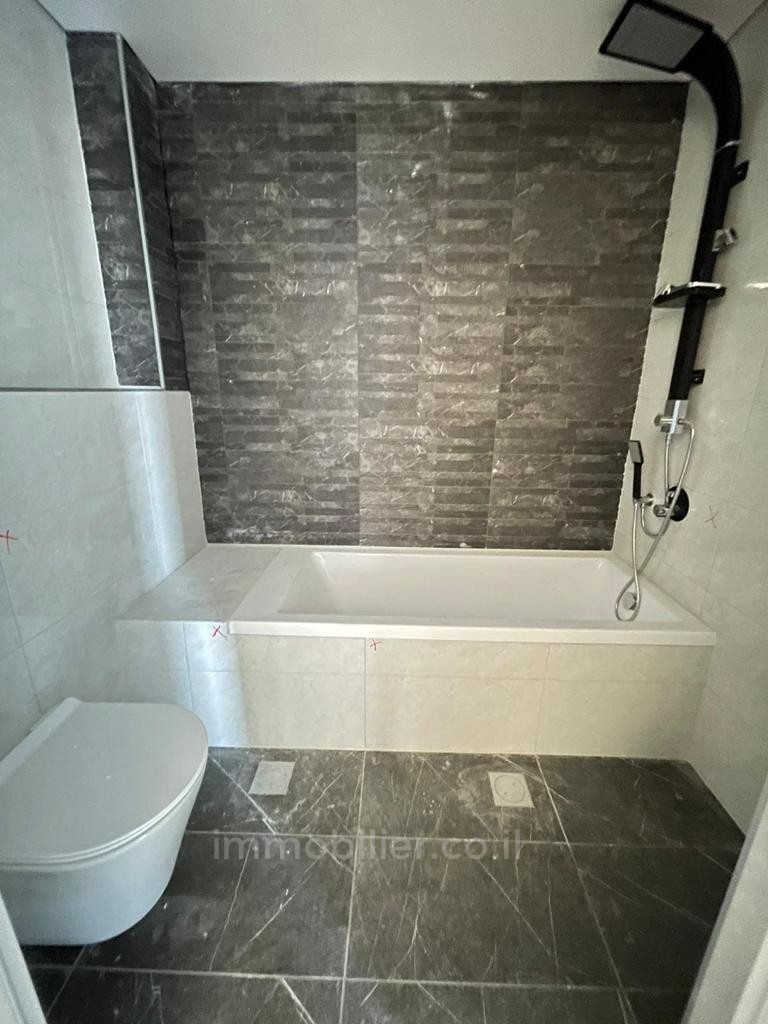 Apartamento 4 cômodos Jerusalém Baka 424-IBL-252