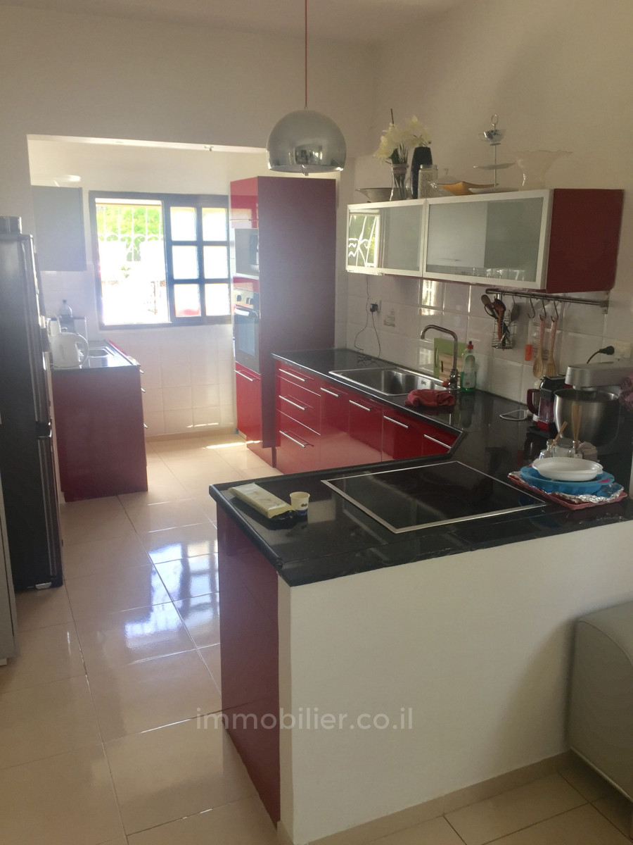 Apartamento 3 cômodos Jerusalém Rehavia 424-IBL-281