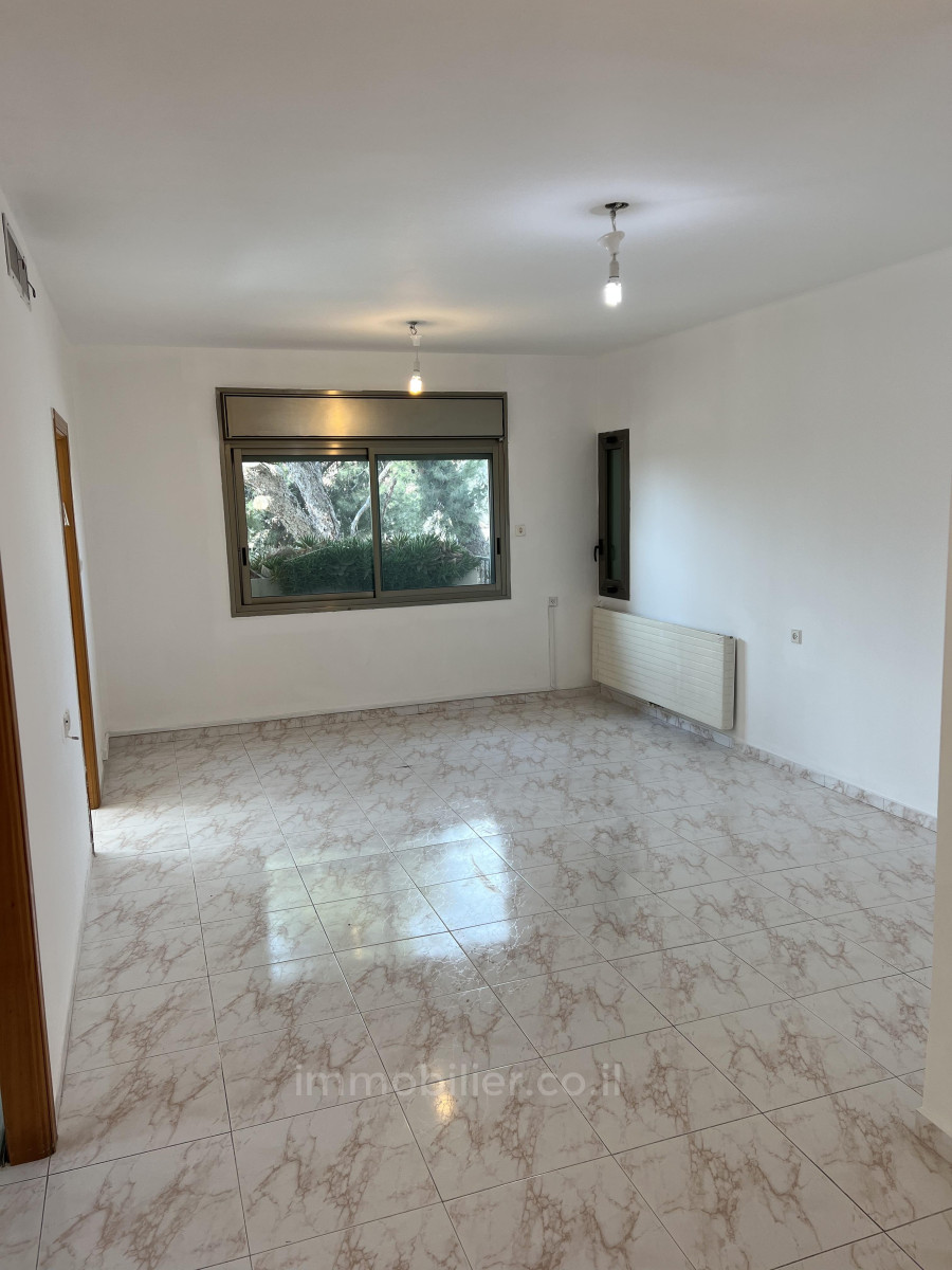 Apartamento 4 cômodos Jerusalém Rehavia 424-IBL-282