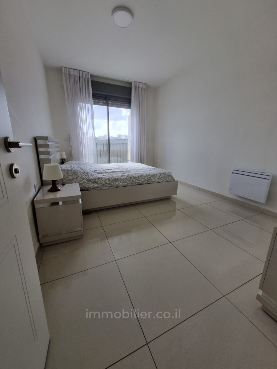 Apartamento 4 cômodos Jerusalém Centro da cidade 424-IBL-309