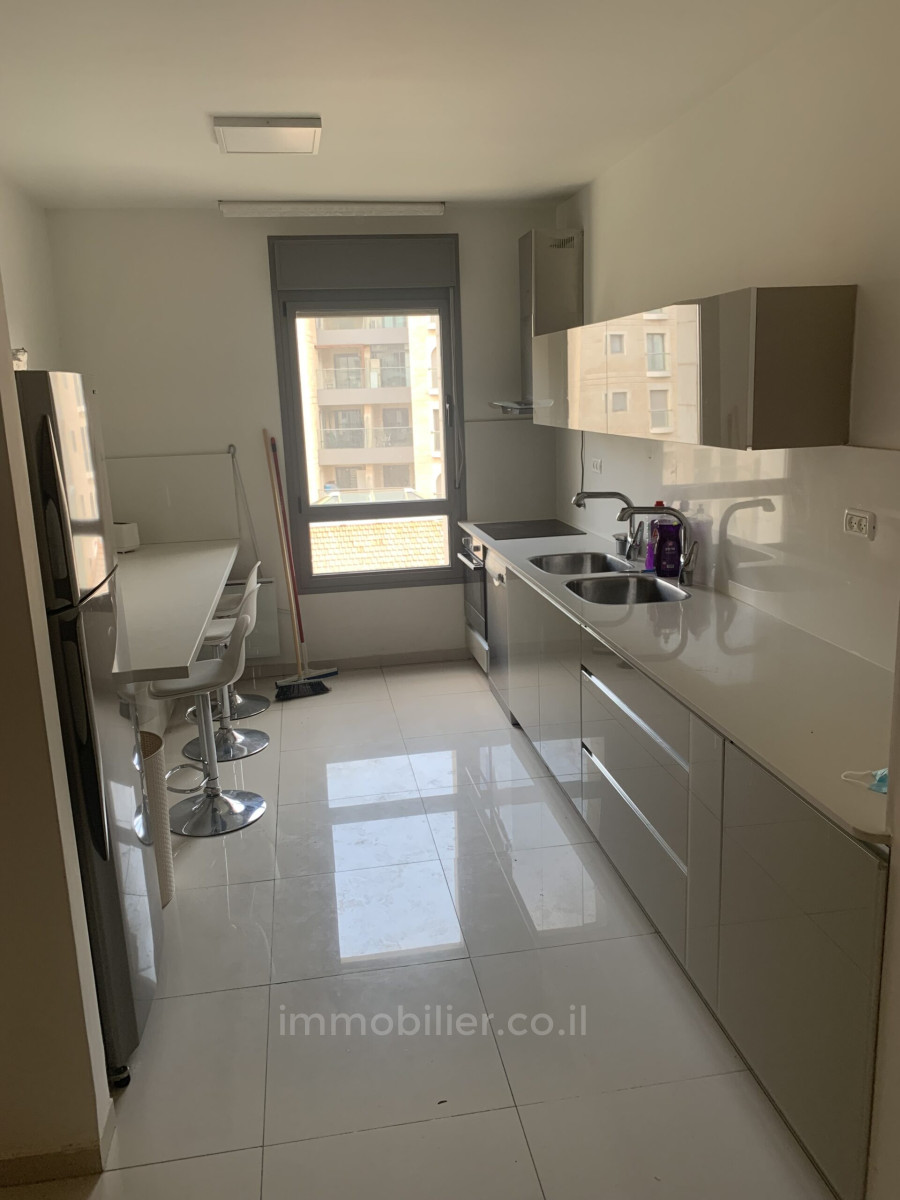 Apartamento 4 cômodos Jerusalém Centro da cidade 424-IBL-313