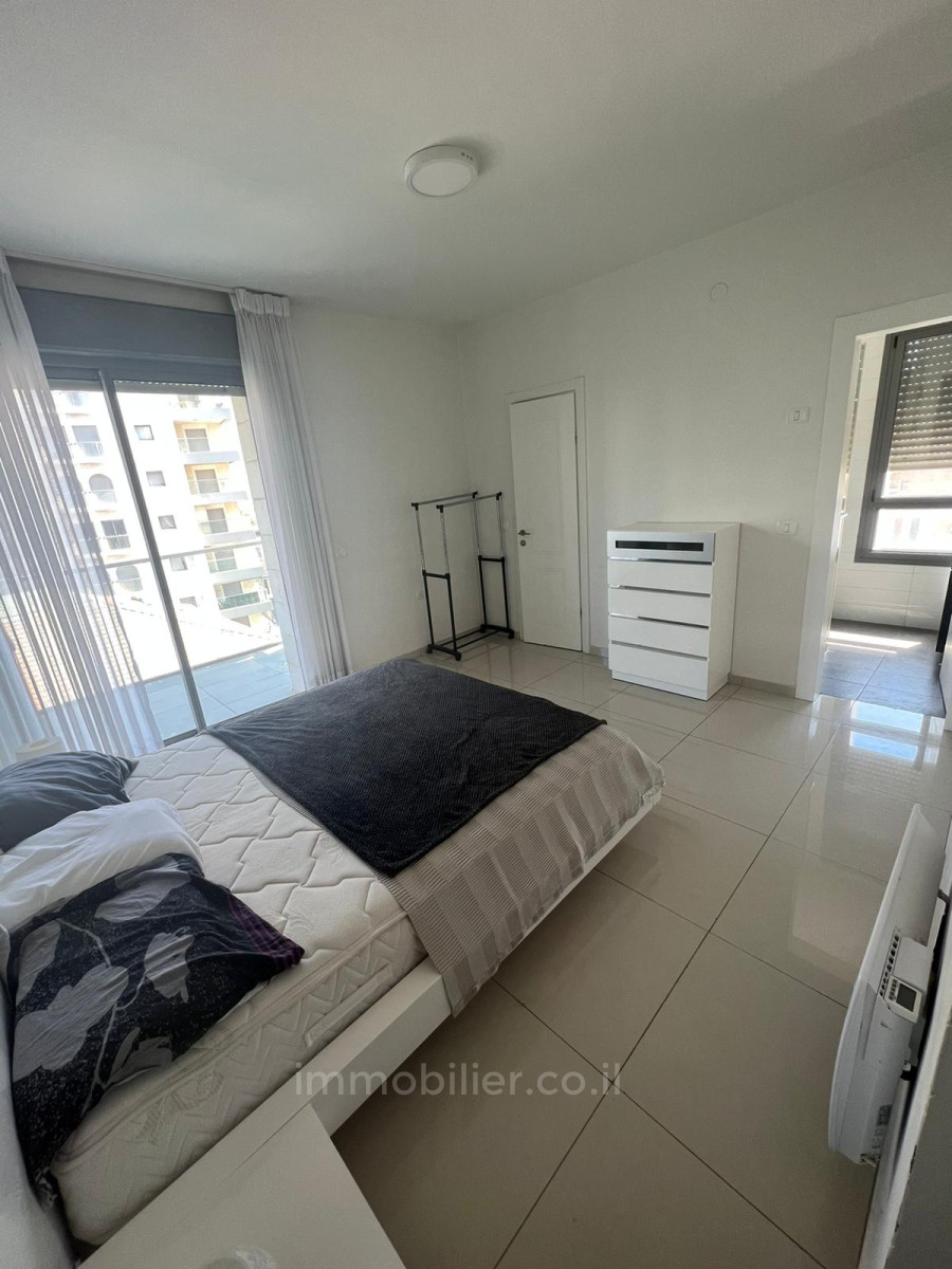 Apartamento 4 cômodos Jerusalém Centro da cidade 424-IBL-313