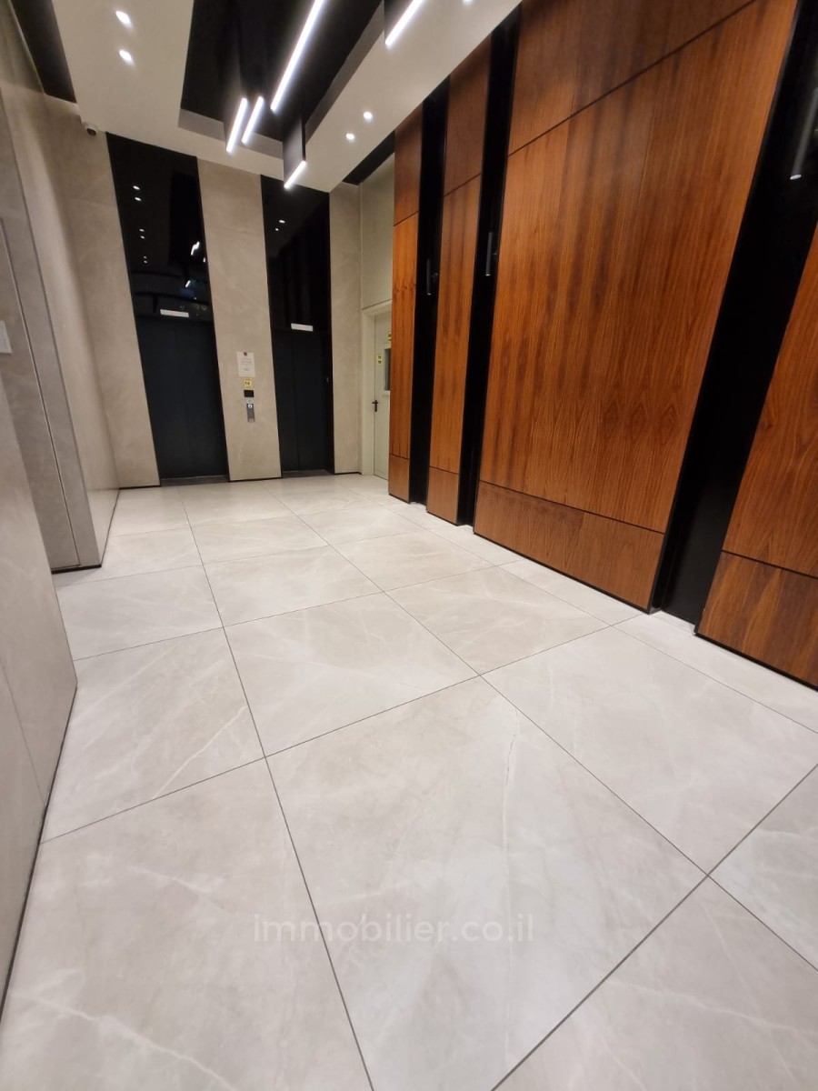 Apartamento 2 cômodos Jerusalém Centro da cidade 424-IBL-314