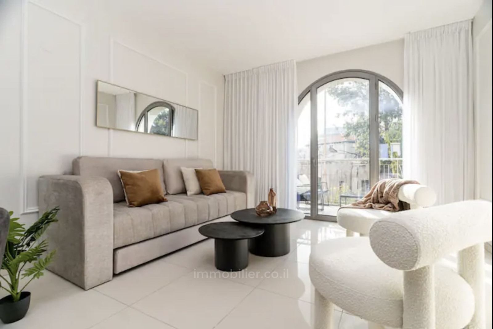 Apartamento 2 cômodos Jerusalém Centro da cidade 424-IBL-319
