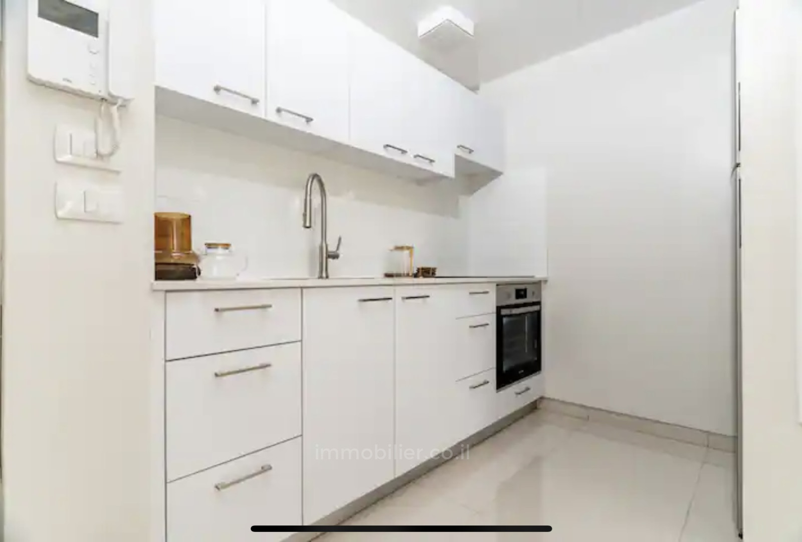 Apartamento 2 cômodos Jerusalém Centro da cidade 424-IBL-319