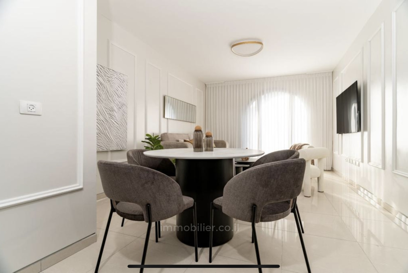 Apartamento 2 cômodos Jerusalém Centro da cidade 424-IBL-319