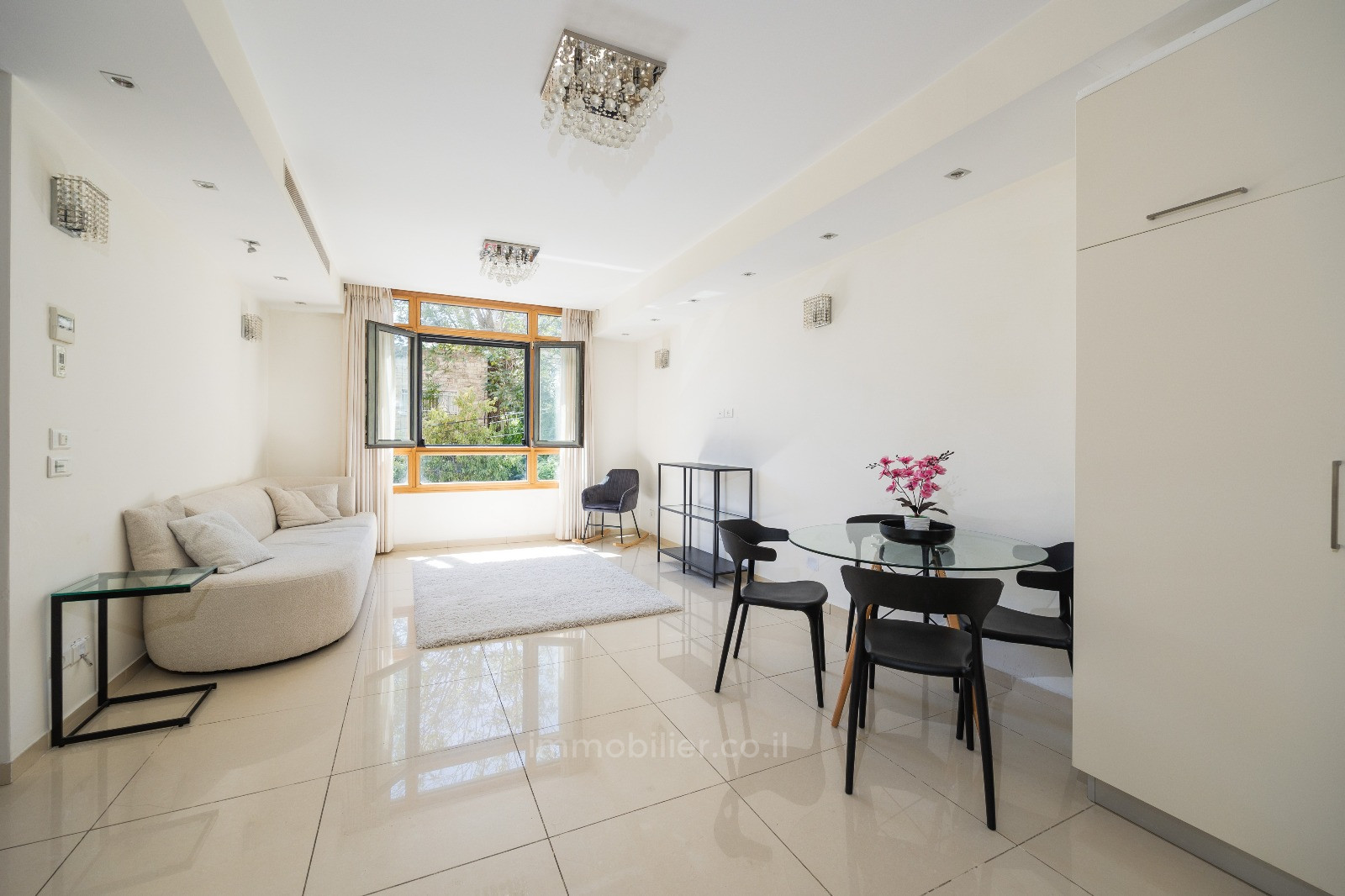 Apartamento 3 cômodos Jerusalém Centro da cidade 424-IBL-373