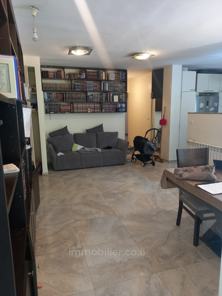 Apartamento 5 cômodos Jerusalém Beit Vagan 427-IBL-605