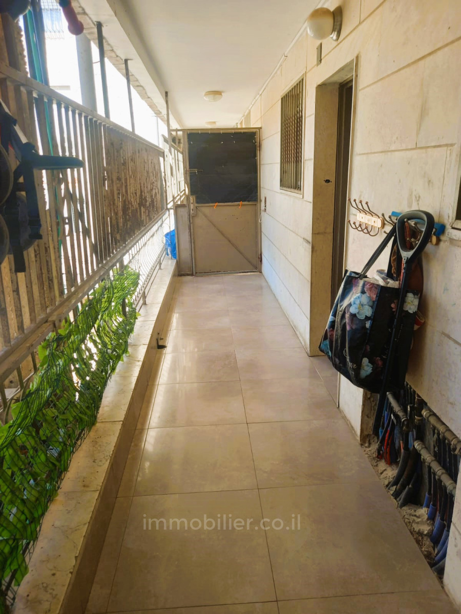 Apartamento 4 cômodos Jerusalém Ramot 427-IBL-653