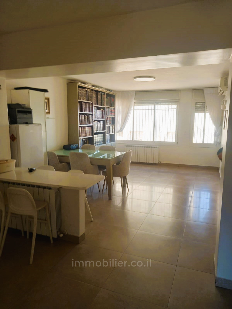 Apartamento 4 cômodos Jerusalém Ramot 427-IBL-653