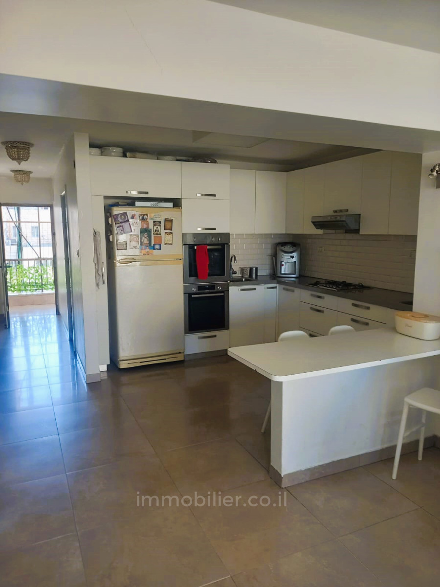 Apartamento 4 cômodos Jerusalém Ramot 427-IBL-653