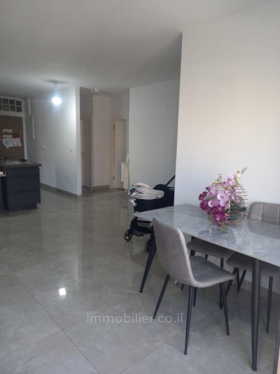 Apartamento 3 cômodos Jerusalém Beit Vagan 427-IBL-657