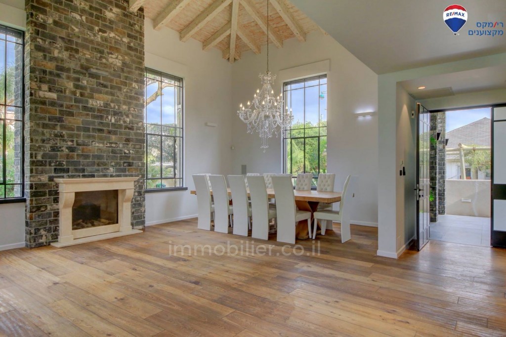 Casarão 5.5 cômodos Hadera neve haim 455-IBL-55