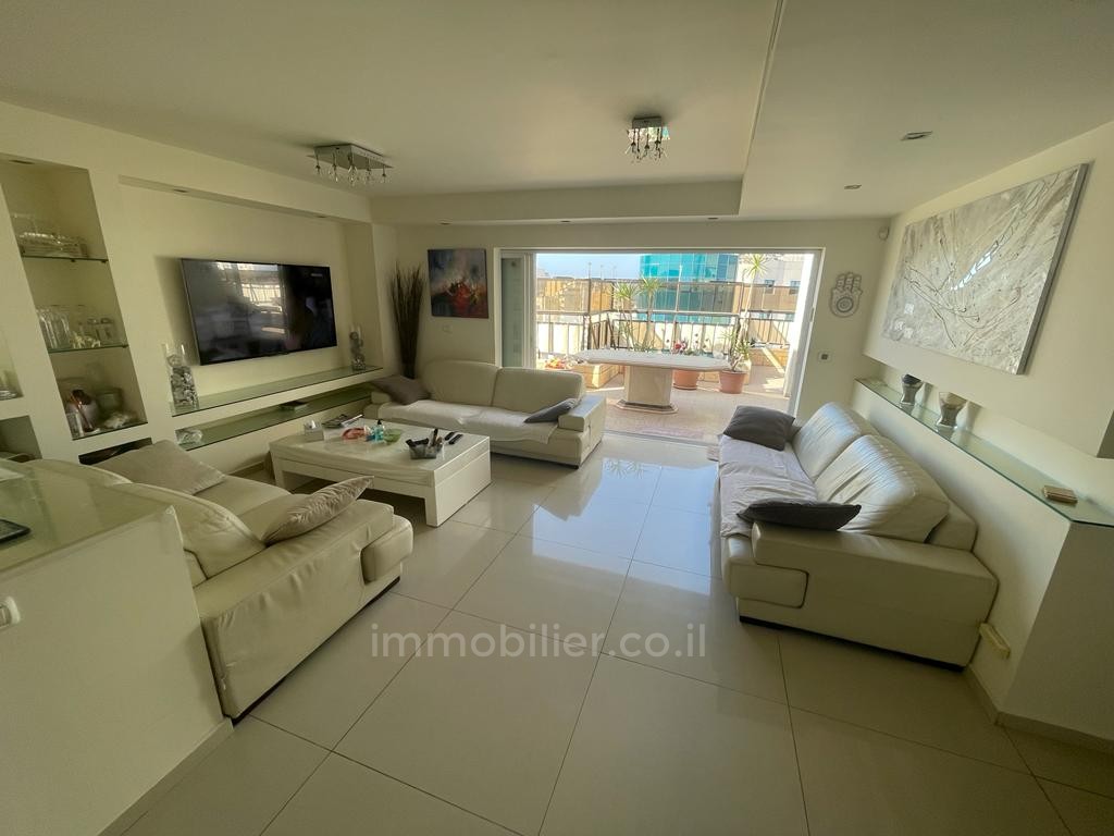 Cobertura 4.5 cômodos Netanya Centro da cidade 457-IBL-1003